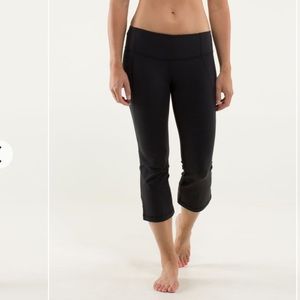 Lululemon Black Gather and Crow Crop Size 8